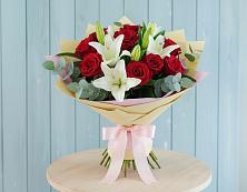 Букет цветов из:  Лилии и Розы в Шарыпово