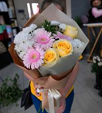 Букет цветов из:  Герберы, Розы и Хризантемы в Шарыпово