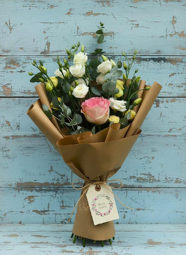 Букет цветов из: Розы и Лизиантусы в Шарыпово