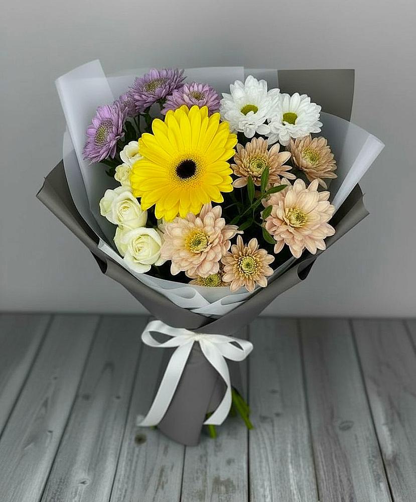 Букет цветов из: Розы, Герберы и Хризантемы в Шарыпово