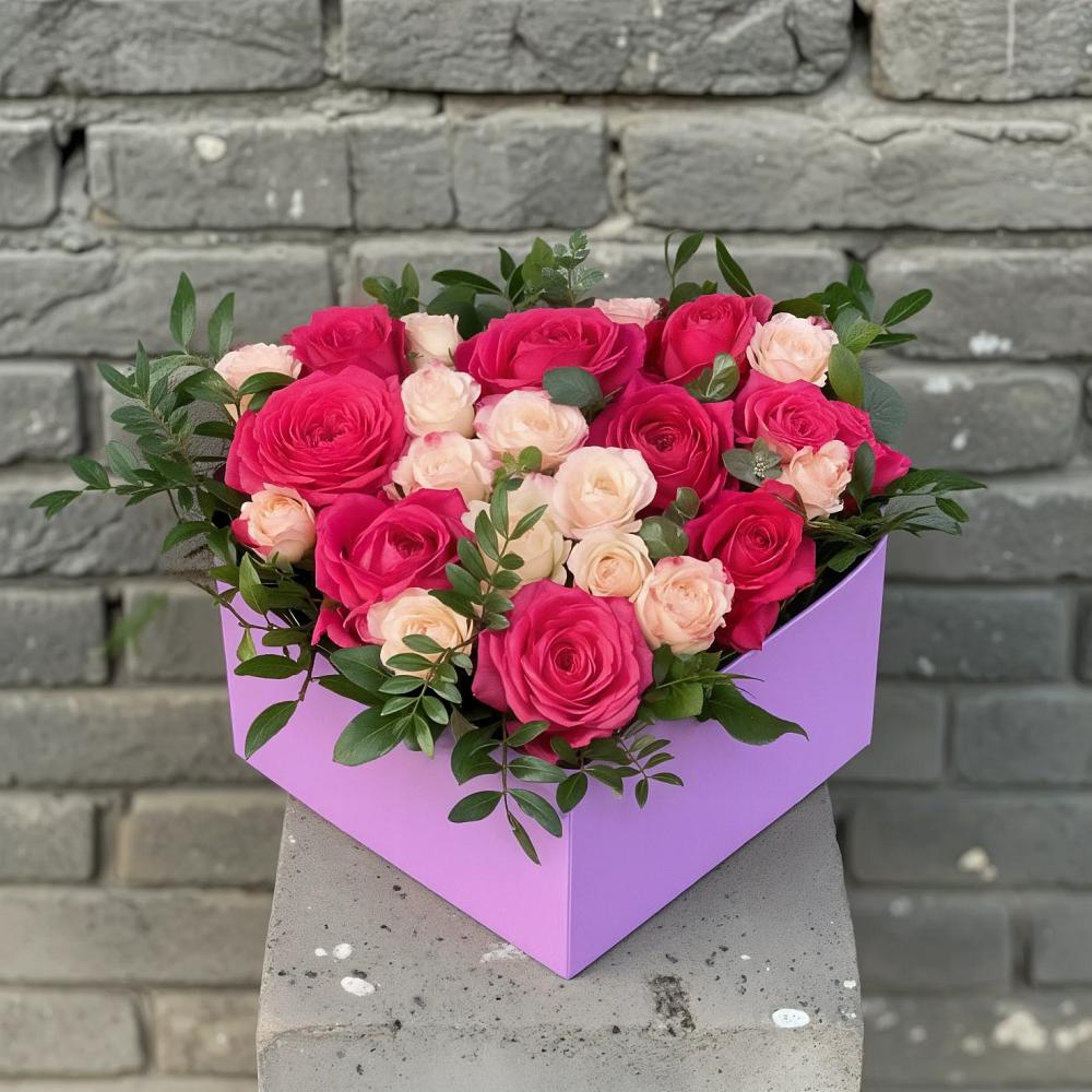 Цветочная композиция из Розы в коробке в Шарыпово