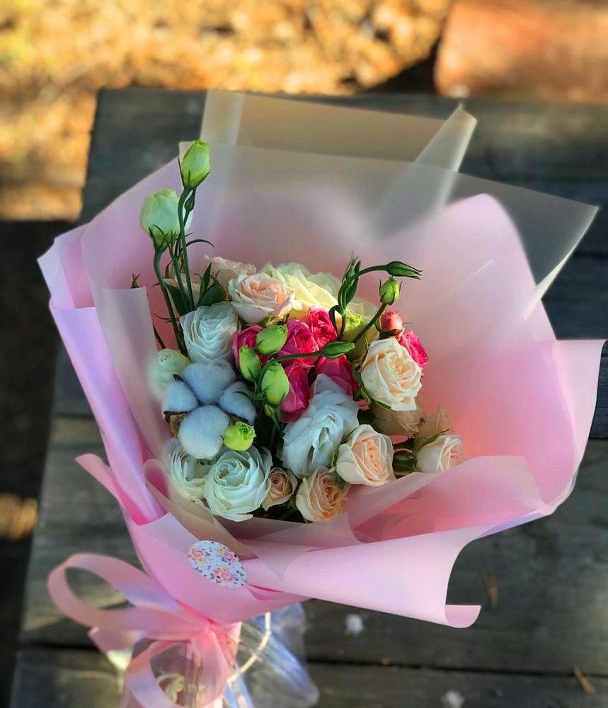 Букет цветов из: Розы и Лизиантусы в Шарыпово