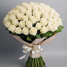 Букет 101 беля роза Белоснежка в Шарыпово