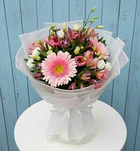 Букет цветов из:  Герберы, Альстромерии и Лизиантусы в Шарыпово