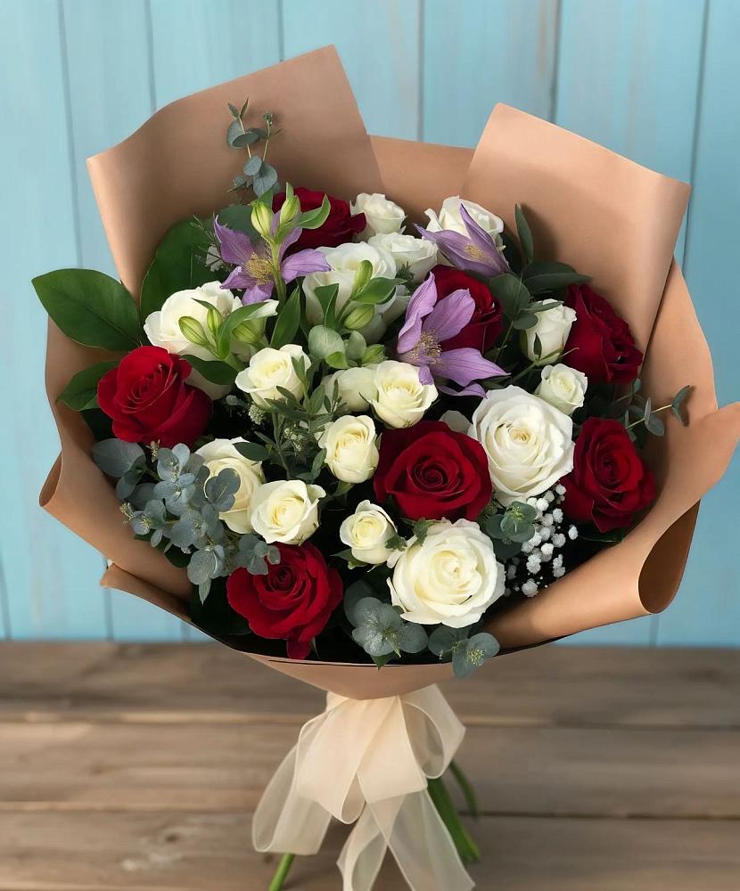 Букет цветов из: Розы и Альстромерии в Шарыпово